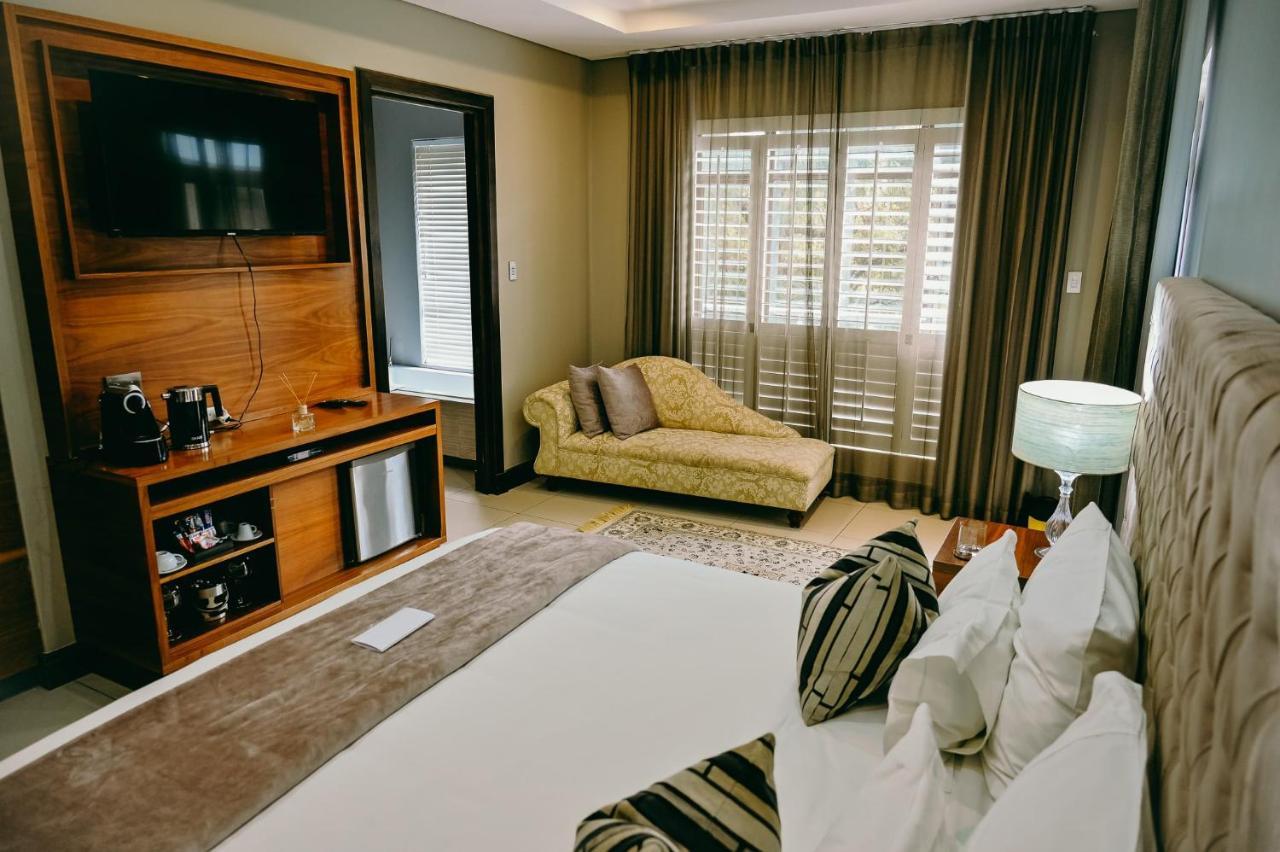 Tredenham Boutique Hotel Bloemfontein Exteriér fotografie A room at the hotel