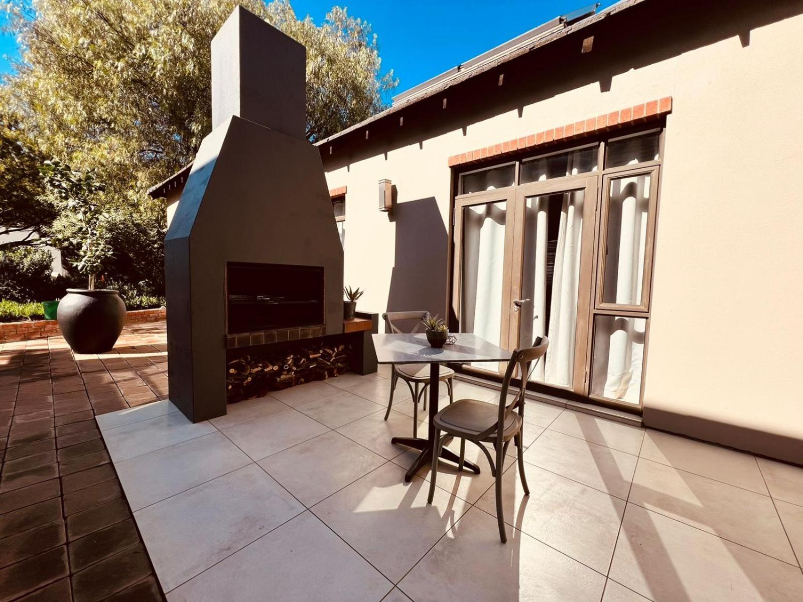 Tredenham Boutique Hotel Bloemfontein Exteriér fotografie A braai area