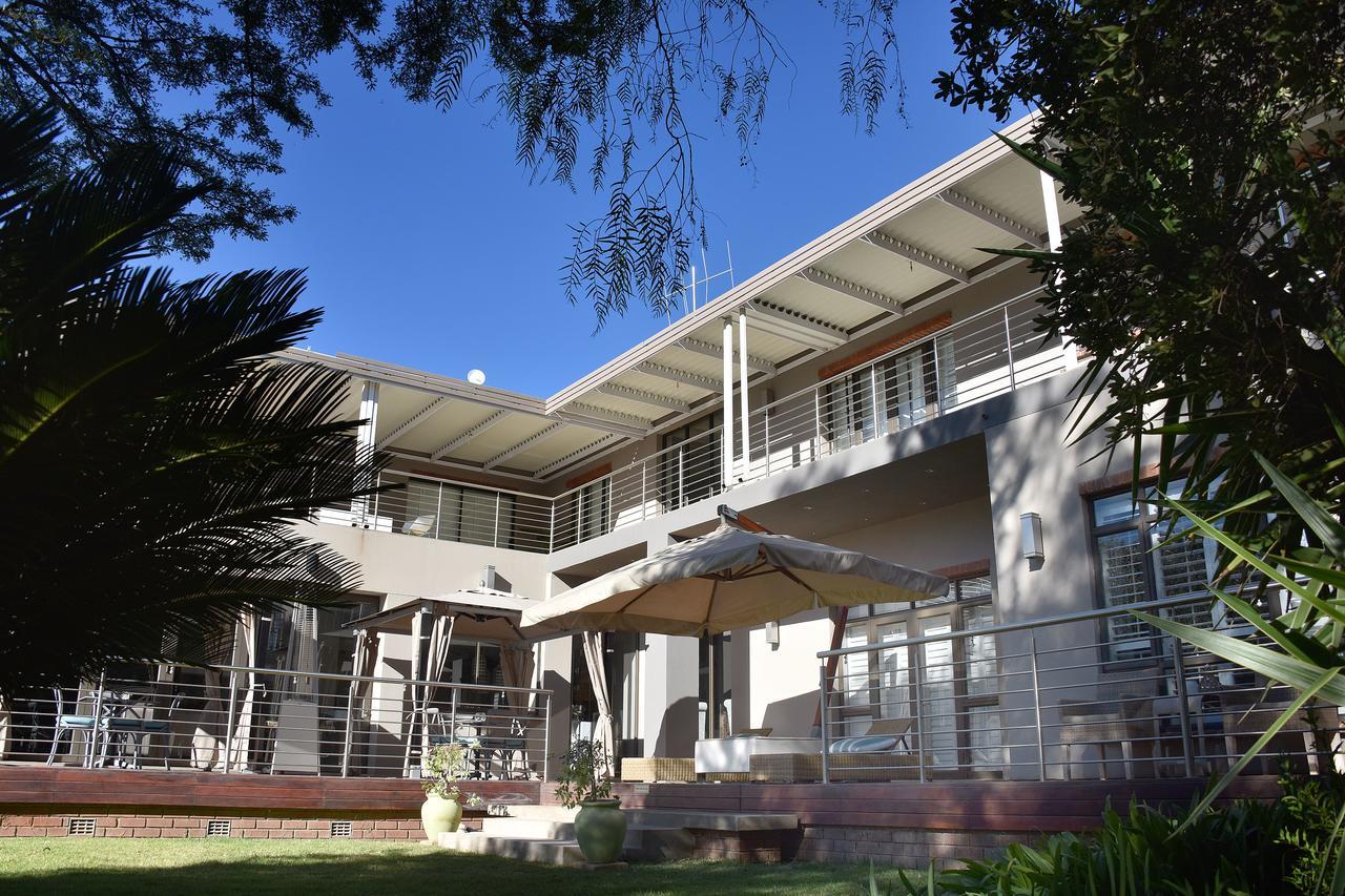 Tredenham Boutique Hotel Bloemfontein Exteriér fotografie The house from the garden
