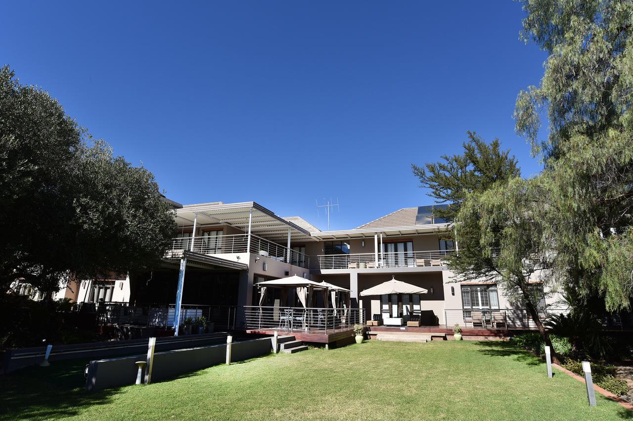 Tredenham Boutique Hotel Bloemfontein Exteriér fotografie The hotel's courtyard
