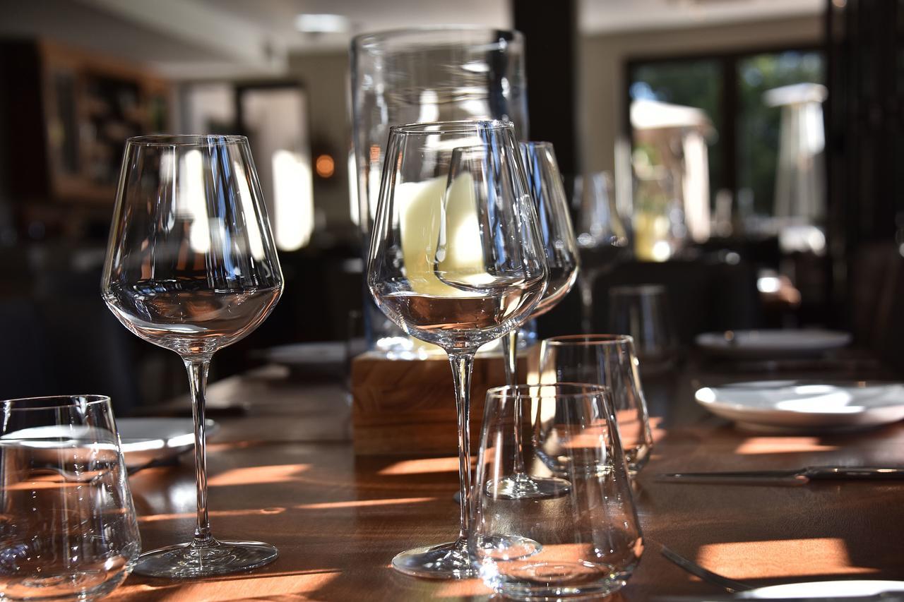 Tredenham Boutique Hotel Bloemfontein Exteriér fotografie Wine glasses